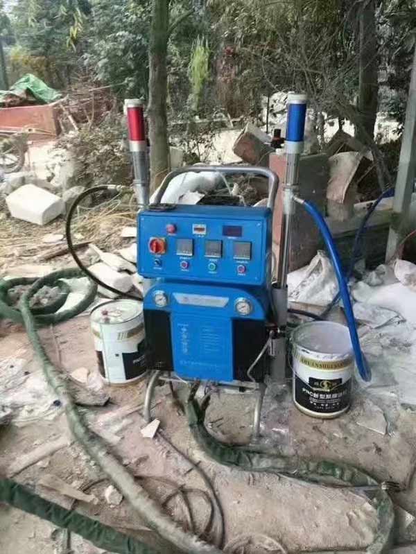 影視城基地施工(圖2) Q5200聚脲噴涂機